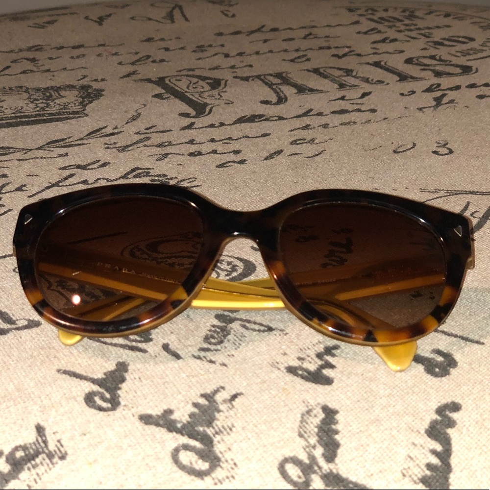 💯Authentic PRADA Milano Sunglasses - Picture 3 of 7